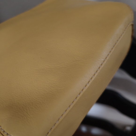 Coach Cream Shoulder Hand Bag - Picture 7 of 14